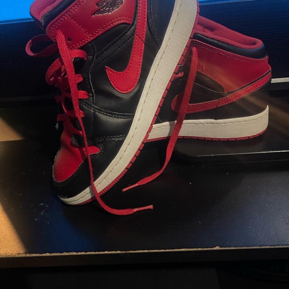 Nike Kids Black and Red Sneakers